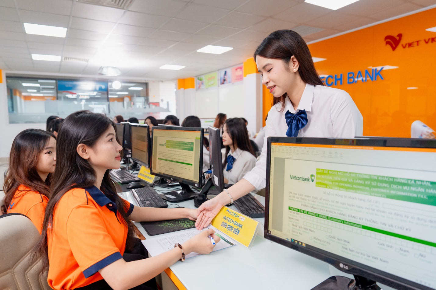Học ngành gì để làm việc trong lĩnh vực ngân hàng?