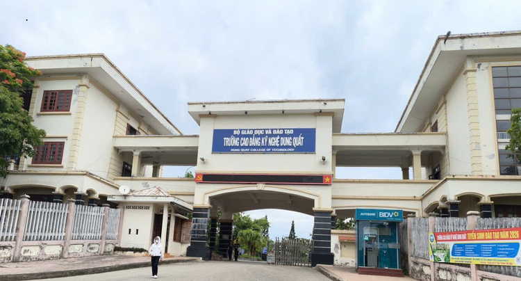Trường Cao đẳng Kỹ nghệ Dung Quất